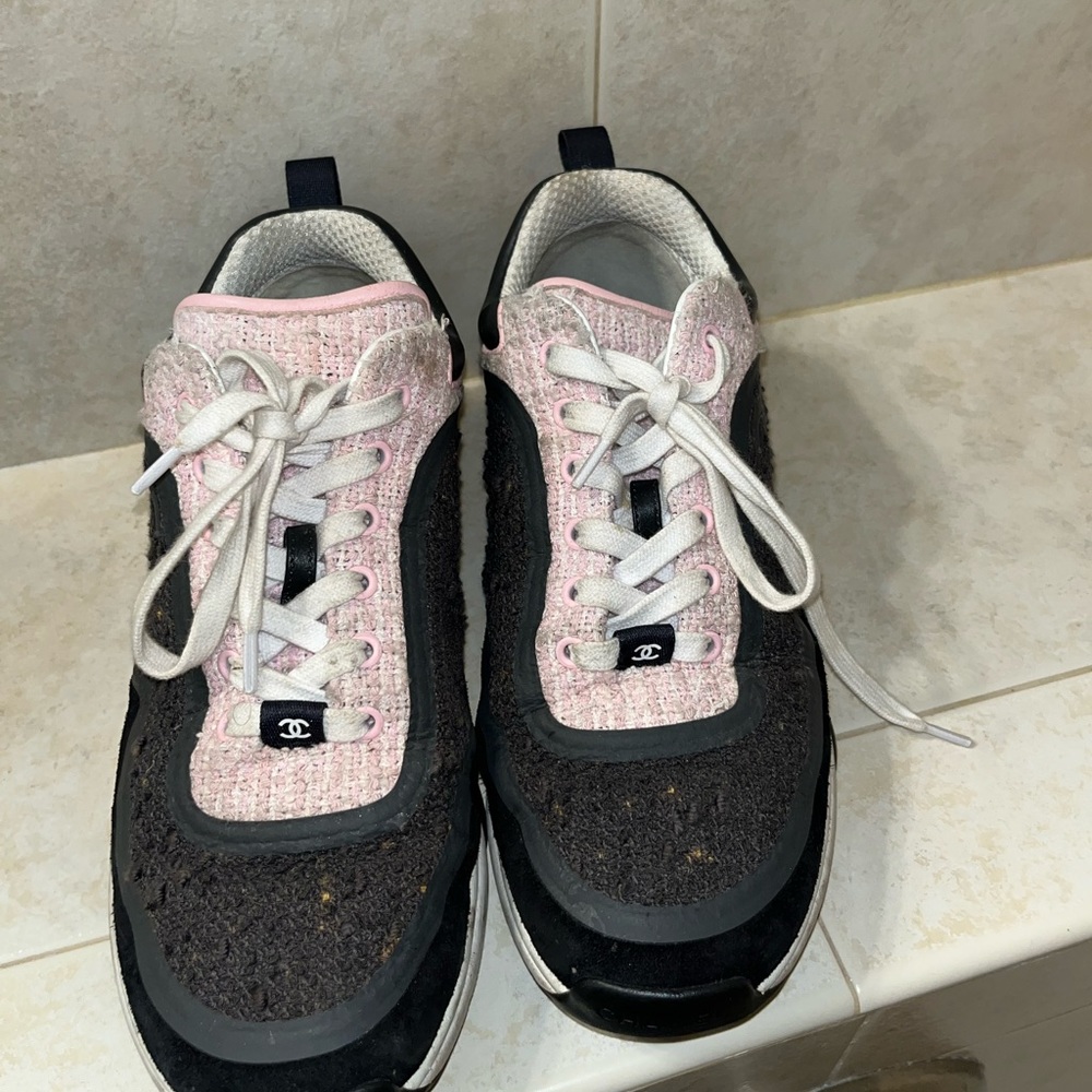 Used women’s Chanel sneakers size 39.5 - Picture 2 of 5